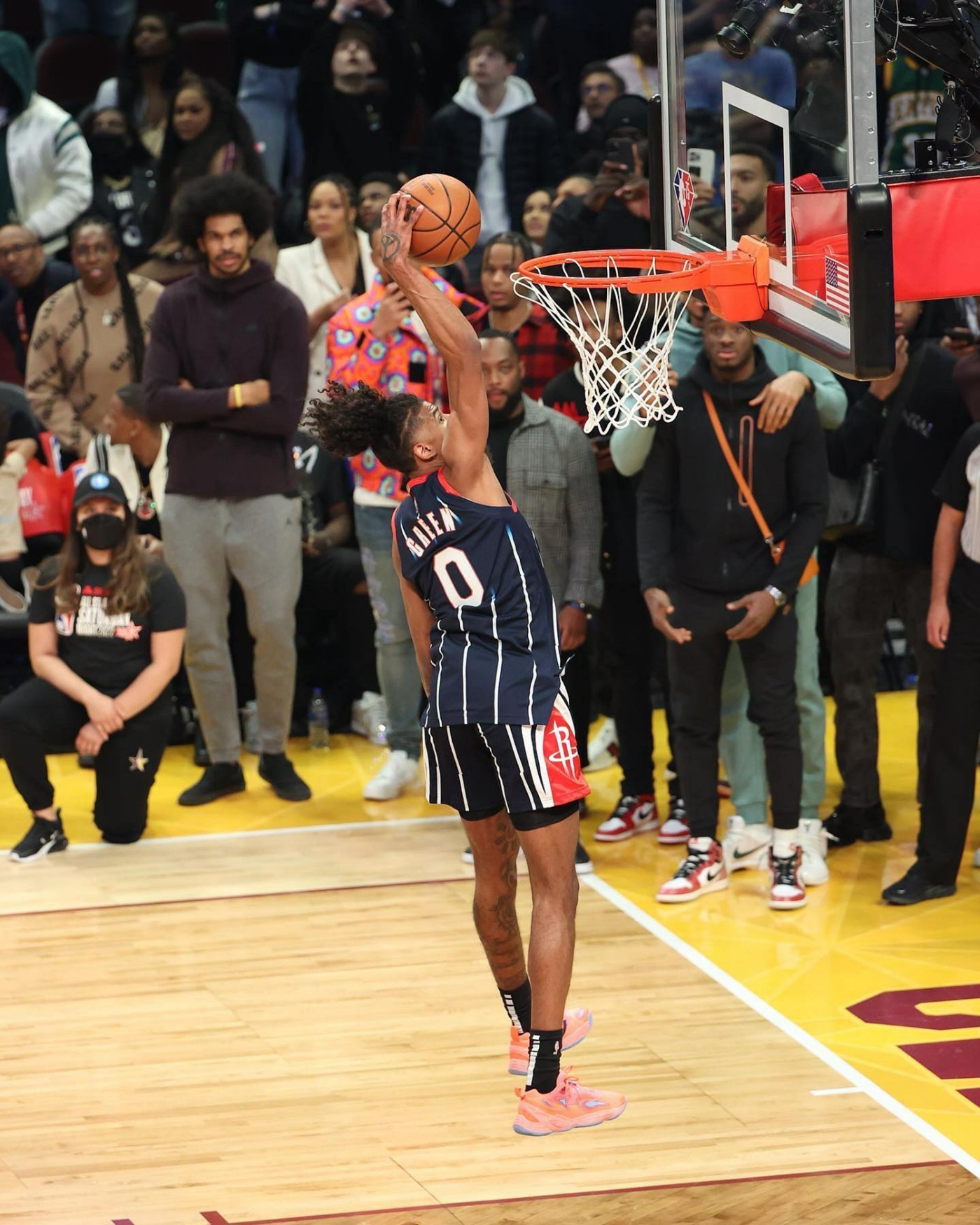 更是当今足 更是当今足